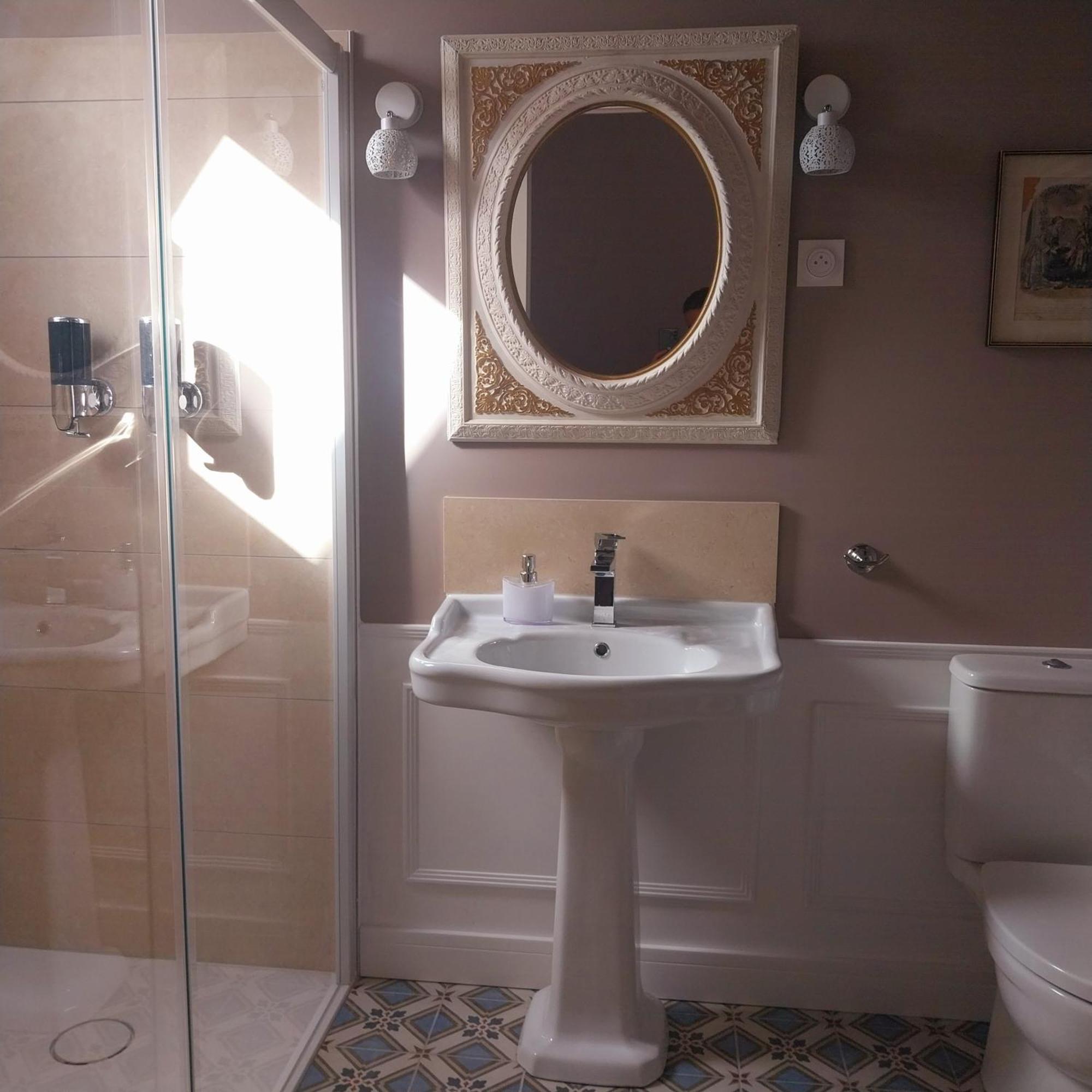 Le Griffon 1855 Hotel Saint-Laurent-Des-Autels ภายนอก รูปภาพ